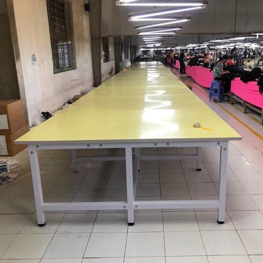 Khả năng chống ăn mòn hóa chất của Tấm nhựa PVC Phát Lộc làm bàn thao tác nhà xưởng đảm bảo bàn thao tác không bị hư hại khi tiếp xúc với các chất hóa học