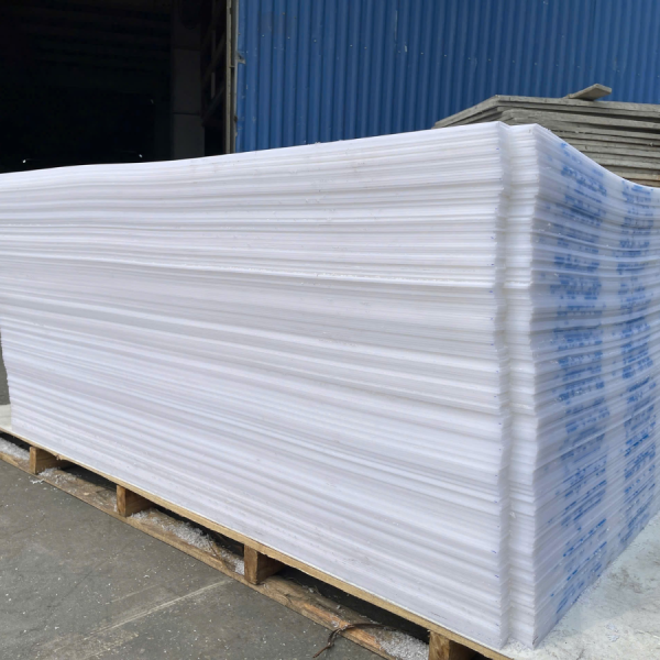 Tấm nhựa PVC Phát Lộc số lượng lớn