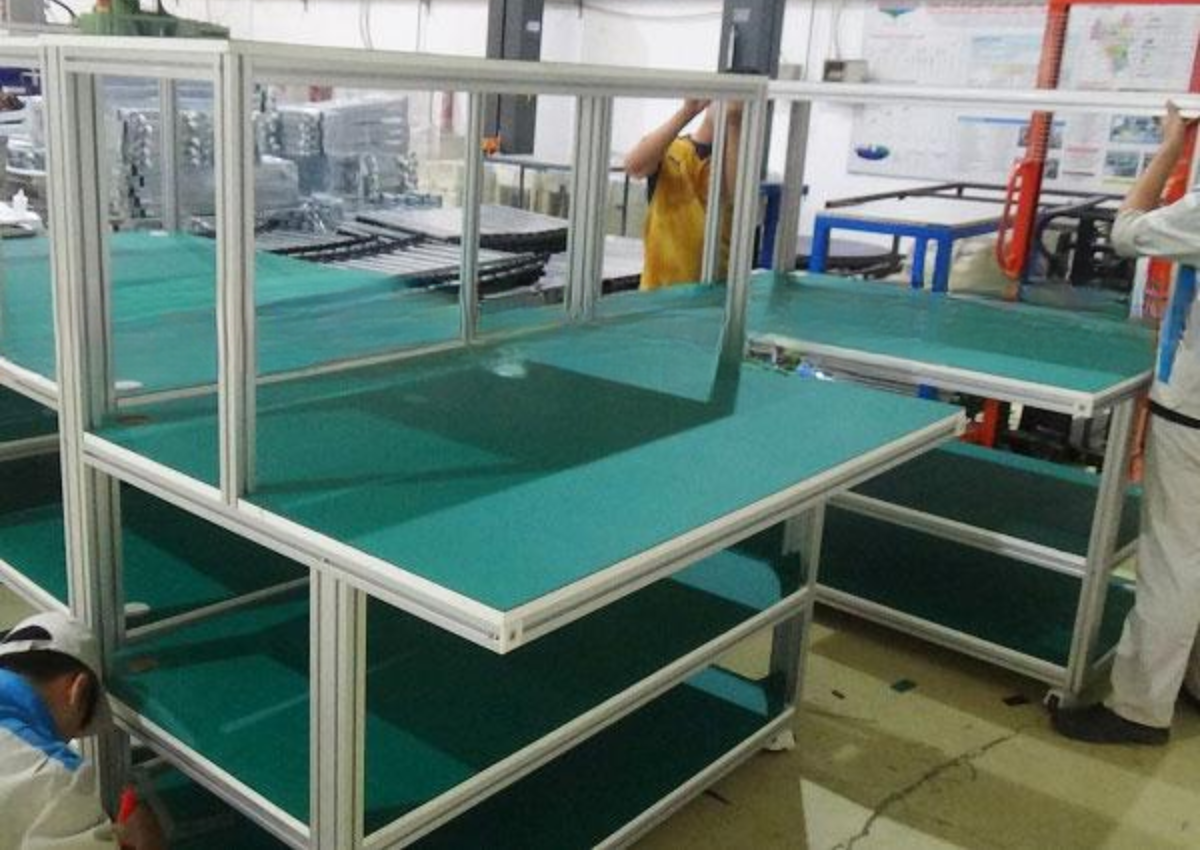 Tấm nhựa PVC kỹ thuật làm bàn thao tác nhà xưởng