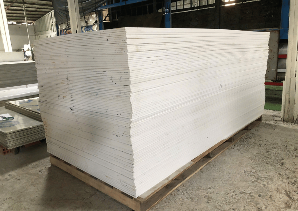 Tấm nhựa PVC cứng Phát Lộc tại kho