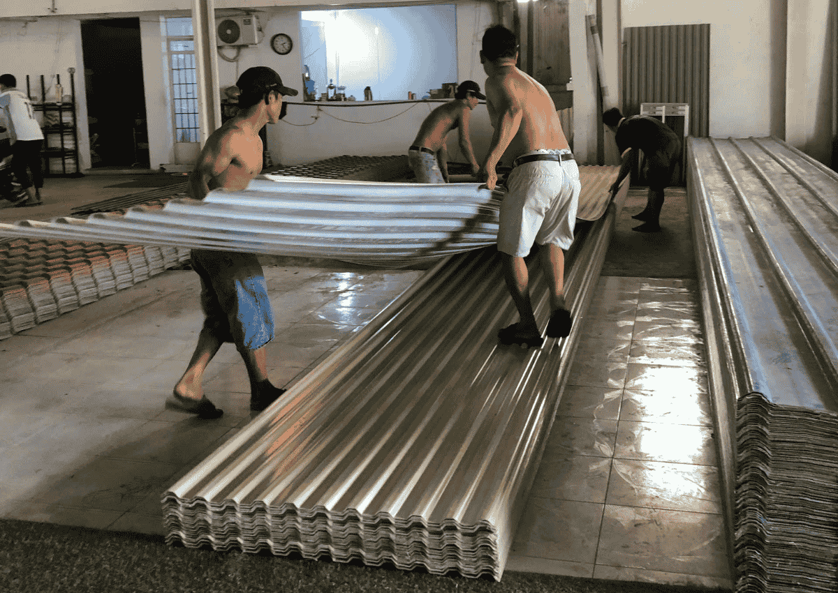 Quy trình thi công tấm nhựa PVC Phát Lộc 1 Chuẩn bị vật liệu và dụng cụ