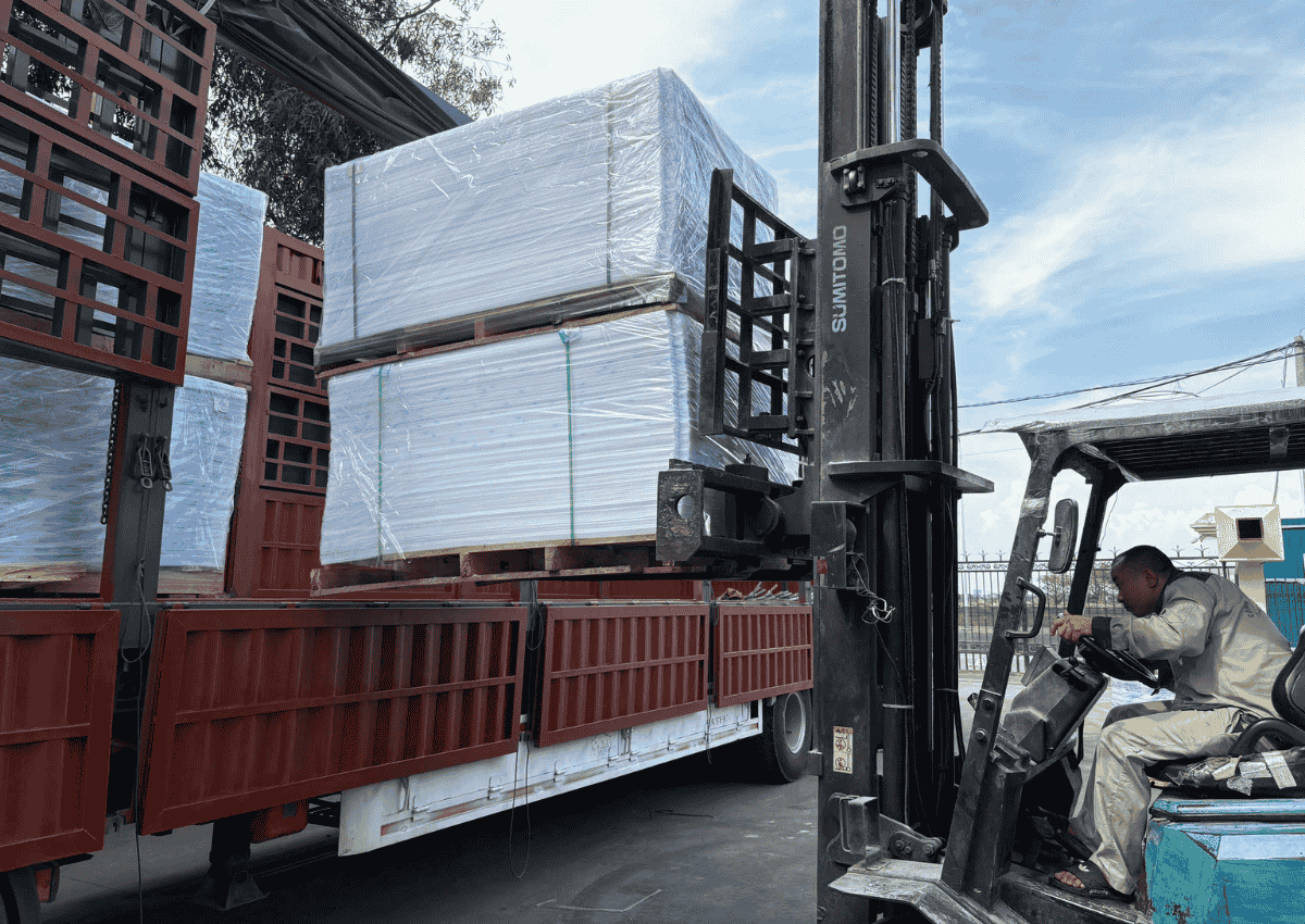 Phát lộc giao sỉ tấm PP cho khách