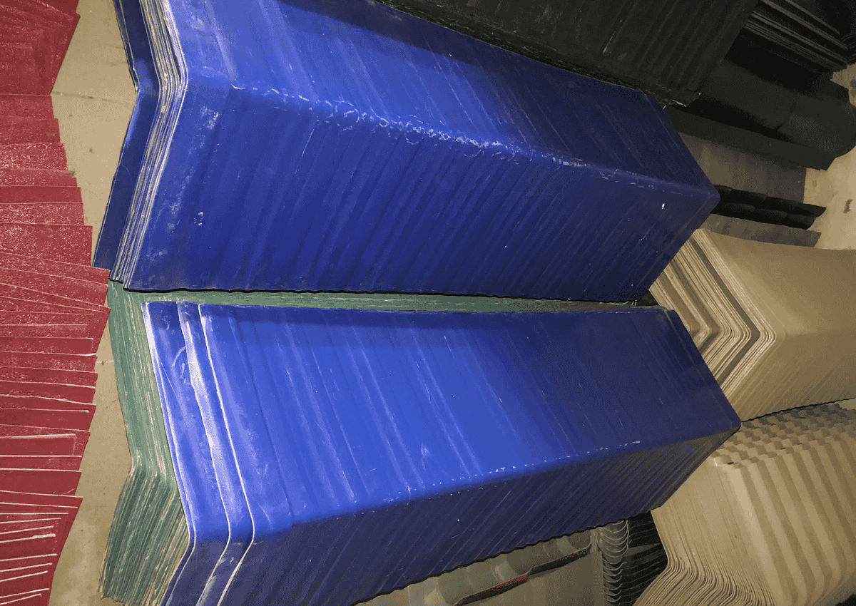 Top 5 vật liệu cách nhiệt bằng nhựa giá rẻ và bền nhất năm 2025 3 Tôn nhựa PVC