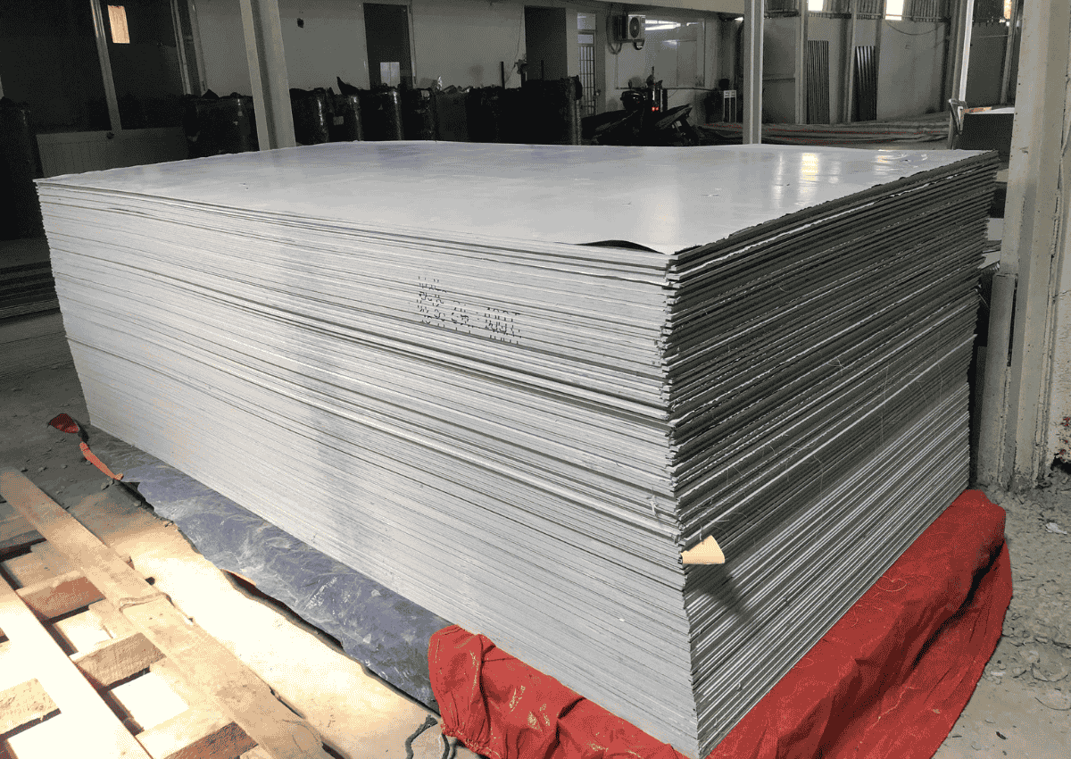 PVC với inox trong môi trường axit: lựa chọn nào bền và kinh tế hơn? 2 PVC – nhựa kỹ thuật bền trong hóa chất